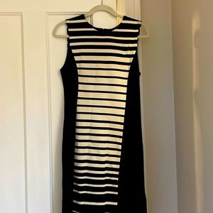 J McLaughlin dress / classic design / stretchy thick fabric